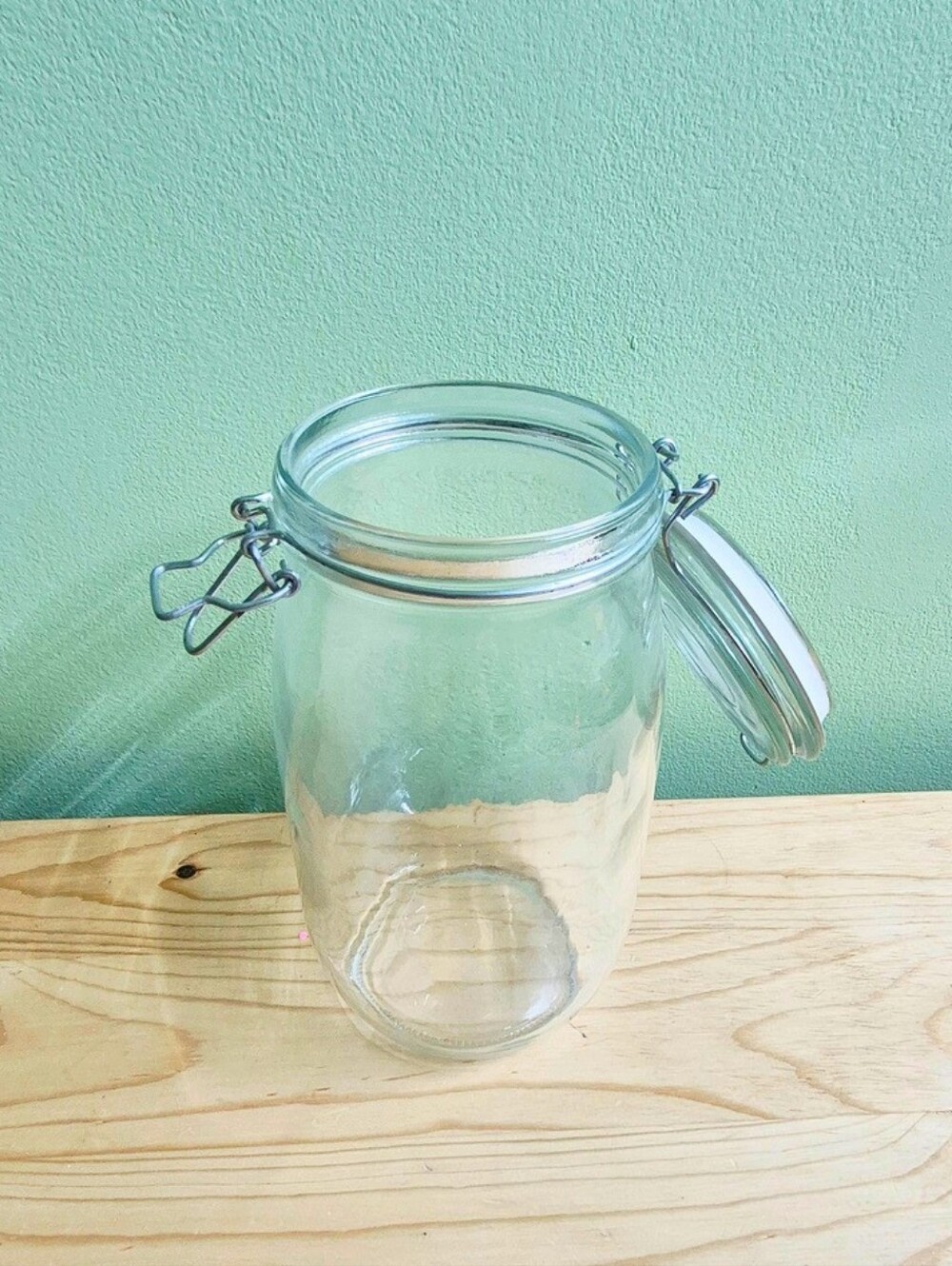 Vintage-Style Clear Glass Jar with Airtight Wire Bale Clamp & Rubber Seal